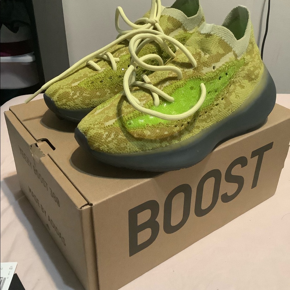 COPY - Yeezy boost 380